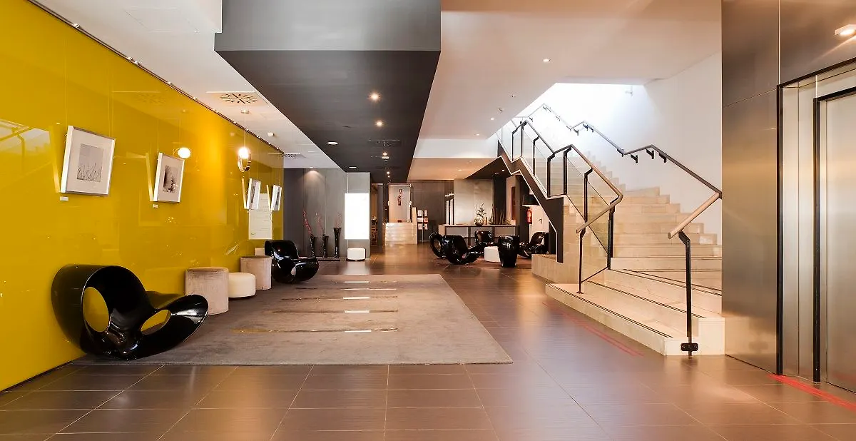 Hotel Ilunion Bel-Art Barcelona España