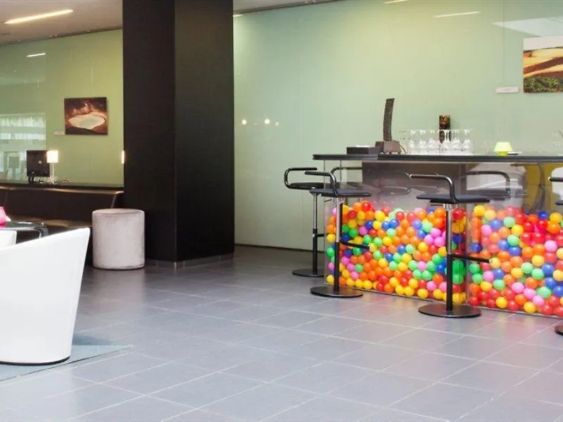 Hotel Ilunion Bel-Art Barcelona 4*,