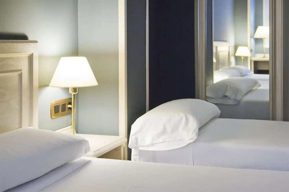 Hotel Ilunion Bel-Art Barcelona 4*,